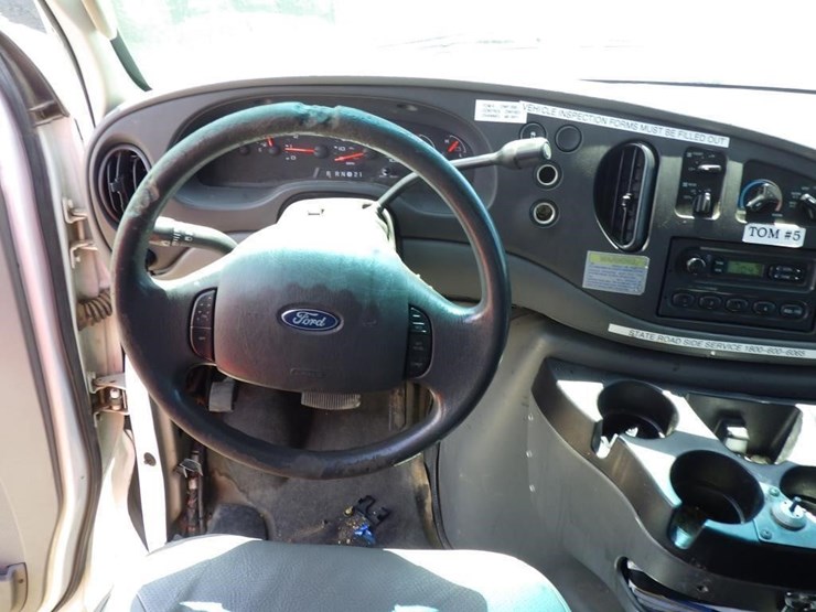 2007-ford-econoline-350-image-8