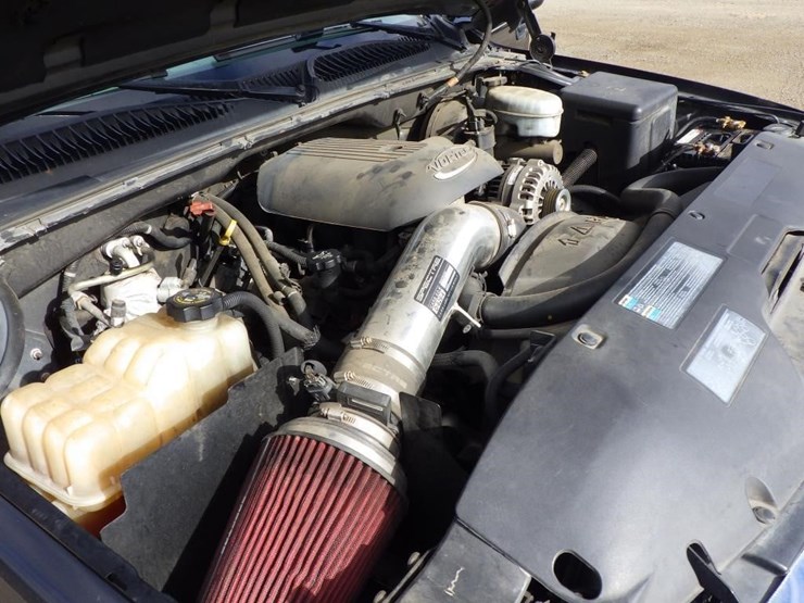 2004-gmc-1500-image-9