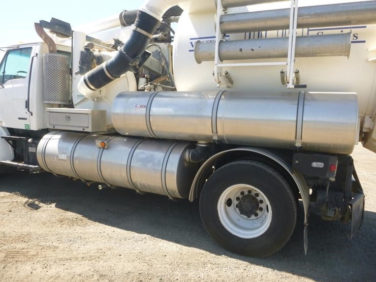 2000-vactor-2100-image-17