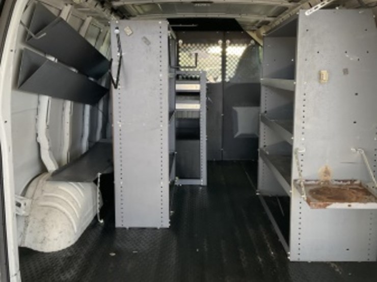 2013-chevrolet-express-2500-image-11