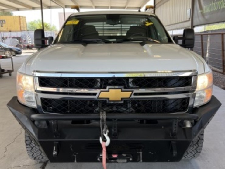 2013-chevrolet-silverado-2500hd-image-3