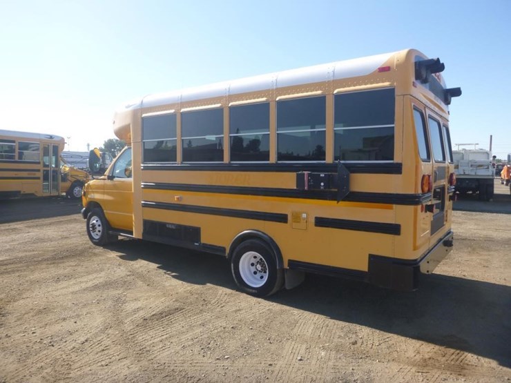 2005-ford-e450-image-4