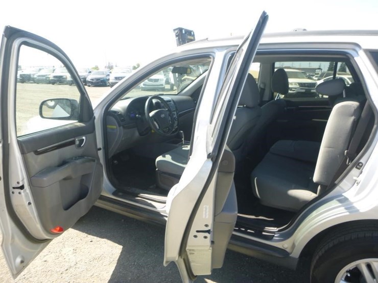 2010-hyundai-santa-fe-image-5