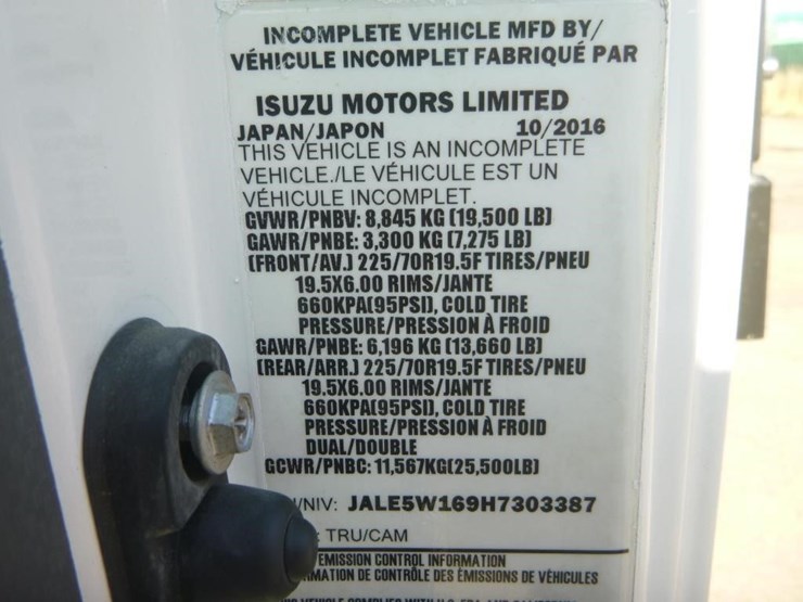 2017-isuzu-nqr-image-24