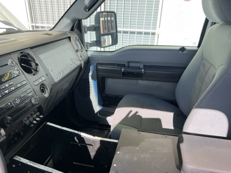 2016-ford-f550-image-23