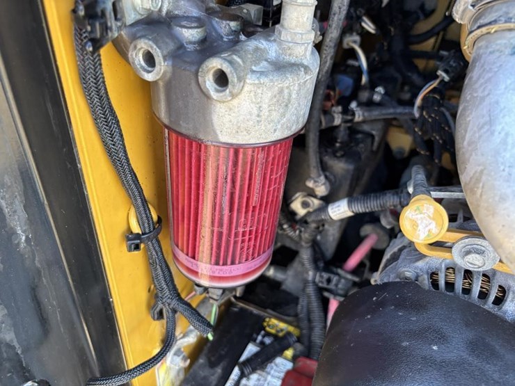2016-caterpillar-259d-image-39