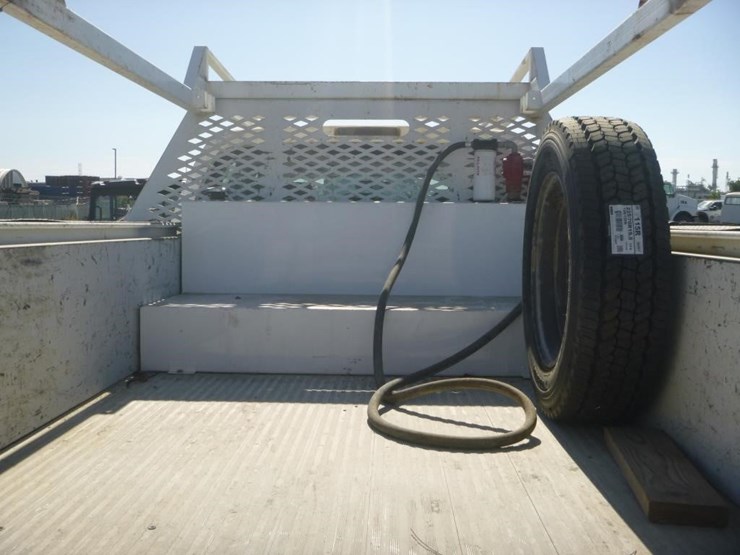 2016-ford-f550-image-9