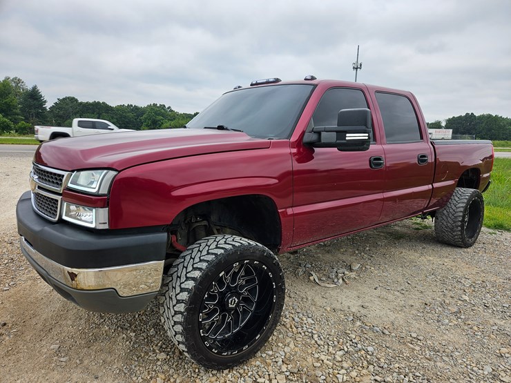 2005-chevrolet-silverado-image-2