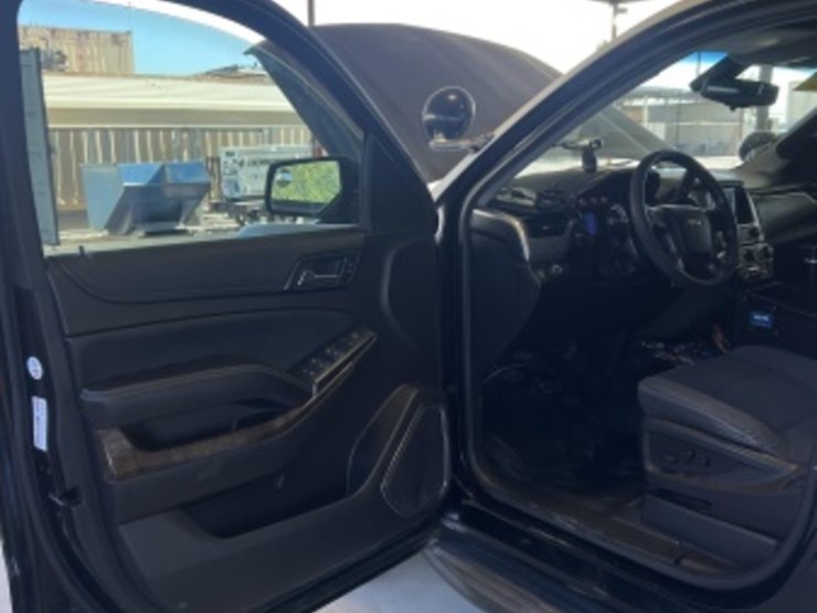 2017-chevrolet-tahoe-image-22