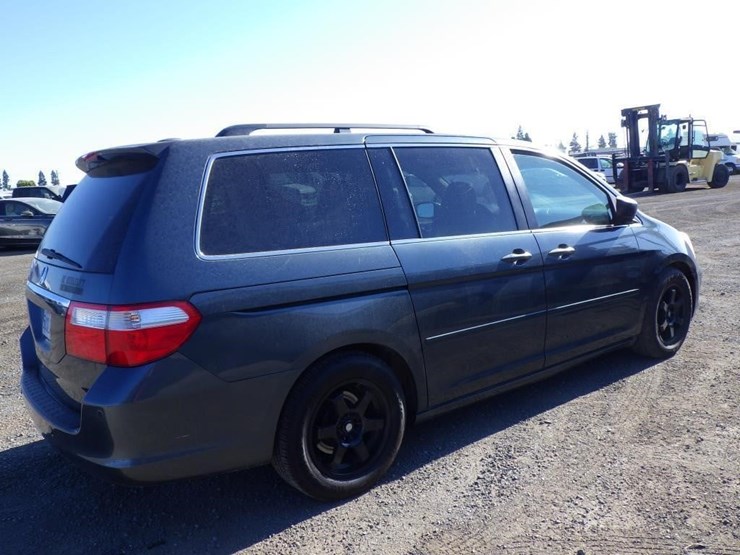 2006-honda-odyssey-image-3