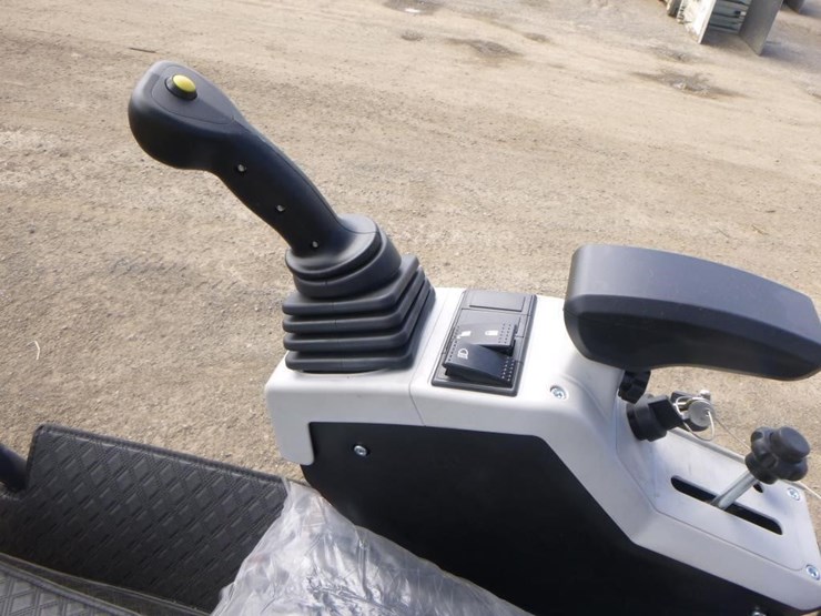 2025-cfg-mx15rx-hydraulic-excavator-image-22