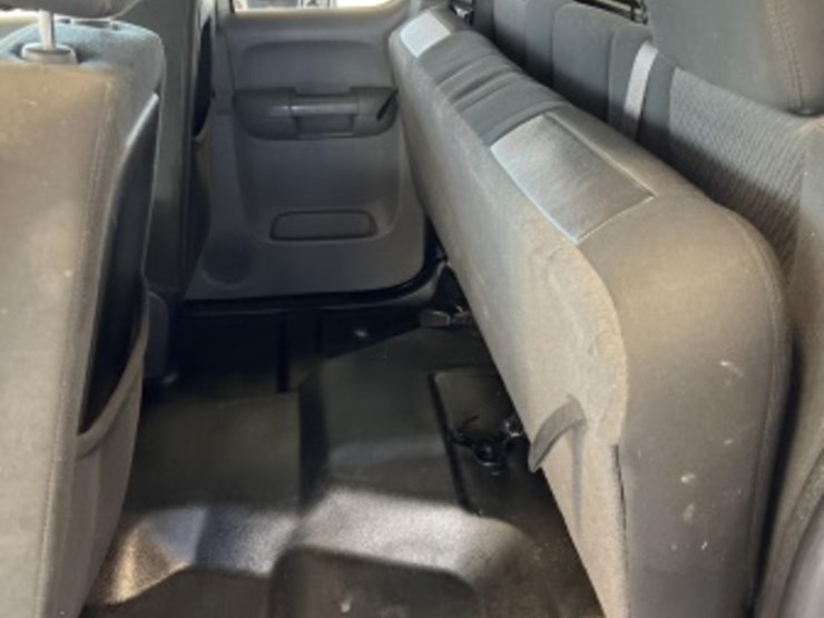 2013-chevrolet-silverado-1500-image-21
