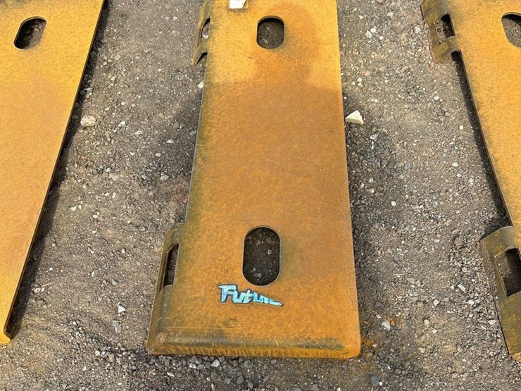 future-skid-steer-universal-plate-image-1