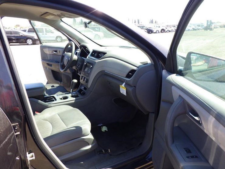 2017-chevrolet-traverse-image-7