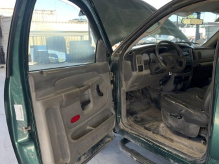 2003-dodge-ram-3500-image-22