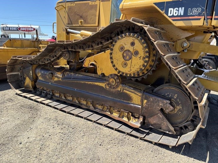 2006-caterpillar-d6n-image-22