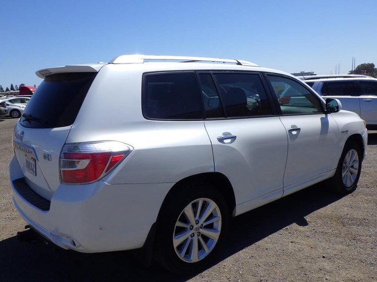 2010-toyota-highlander-image-3