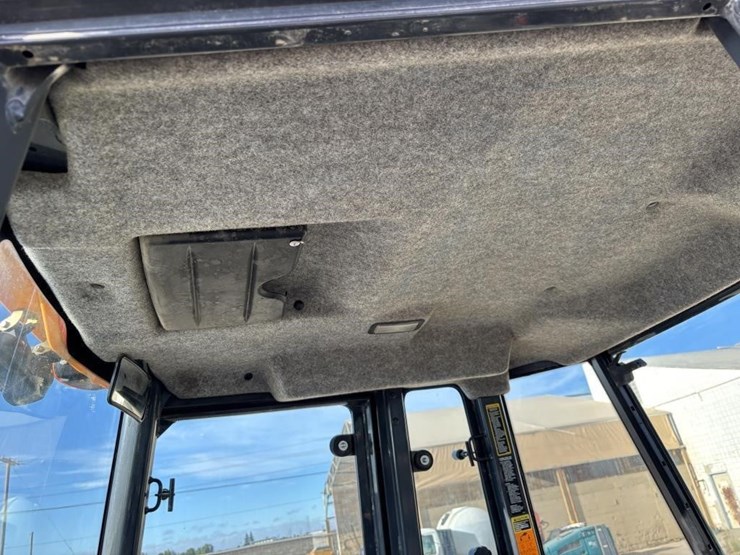 2020-deere-310l-ep-image-49