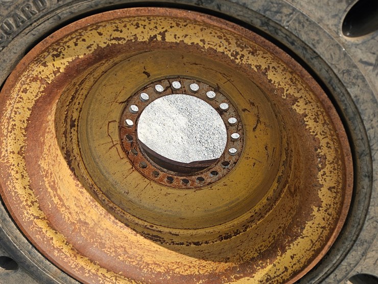 #18788-•-solid-loader-tires-image-8