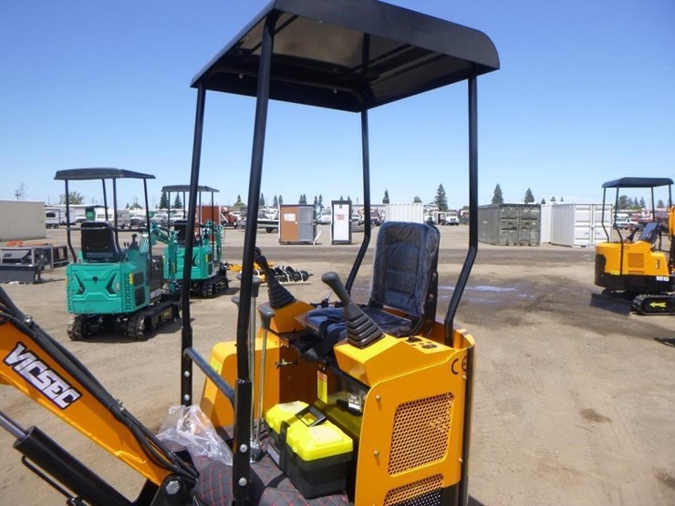 2025-vicsec-vc15j-hydraulic-excavator-image-18