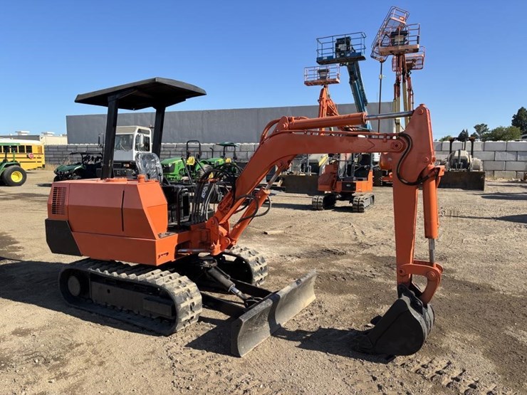 airman-hm20-hydraulic-excavator-image-2