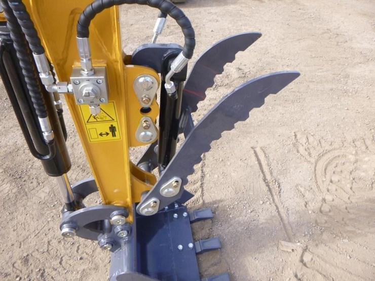2025-sdlanch-sdle20-hydraulic-excavator-image-13