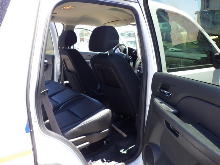 2014-chevrolet-tahoe-image-8