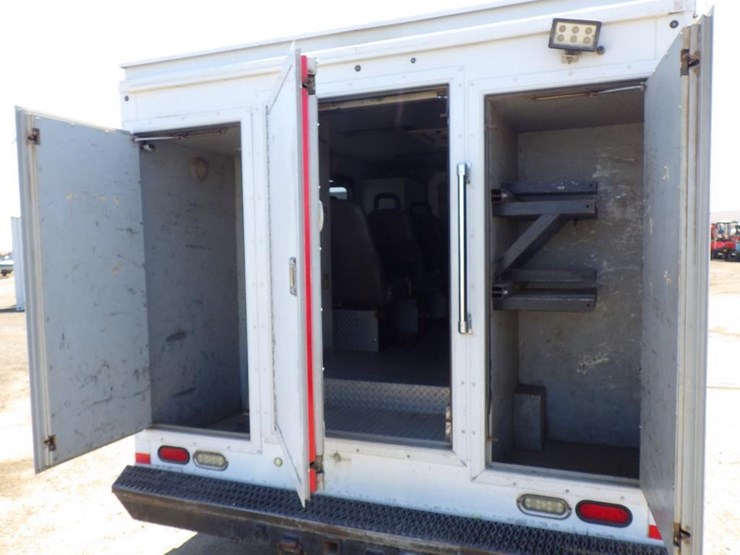 2012-ford-f550-image-14