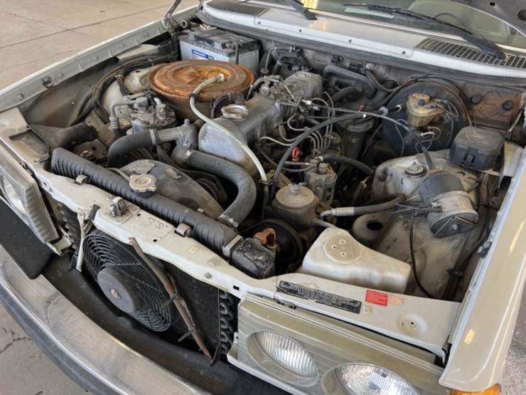 1978-mercedes-300d-sdn-image-16