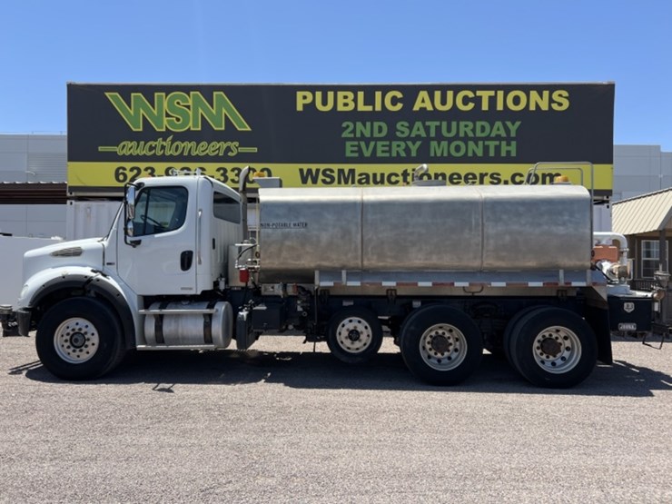 2012-freightliner-m2-image-2