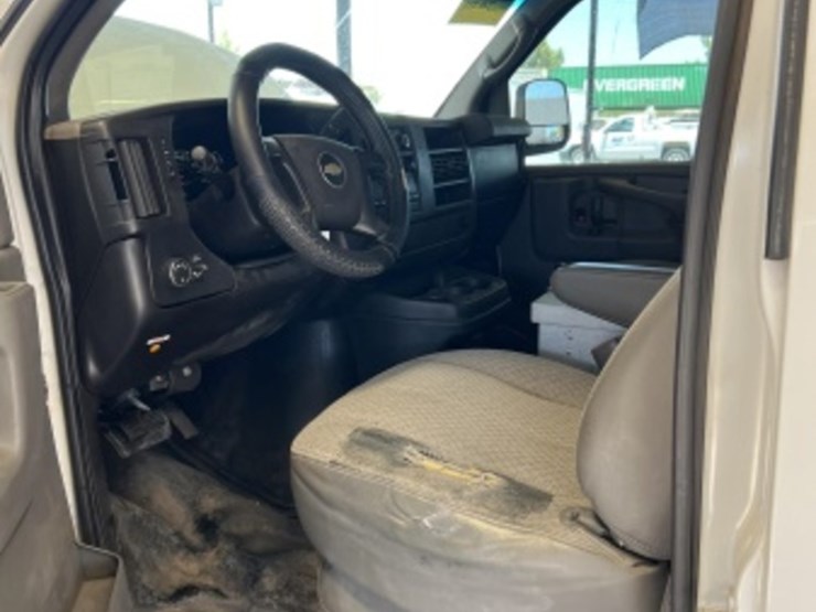 2014-chevrolet-express-2500-image-23