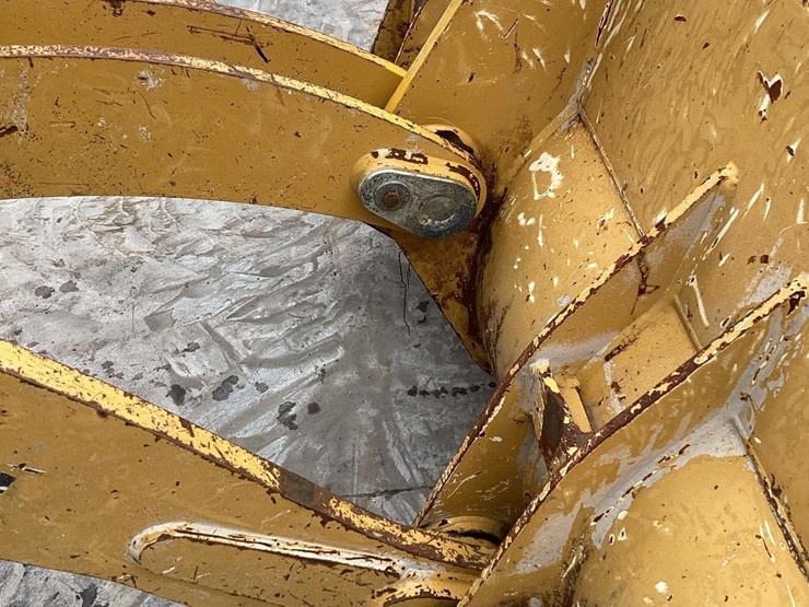 2019-caterpillar-910m-image-10