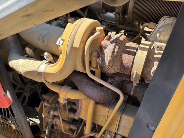 2020-deere-410l-image-61