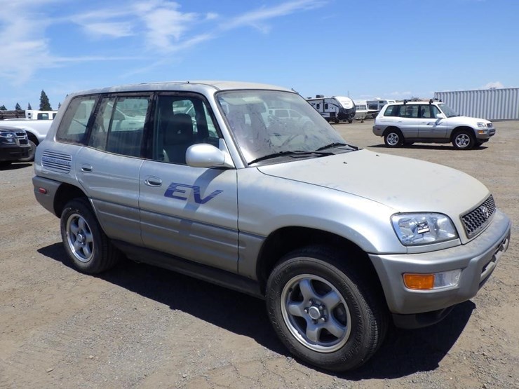 2002-toyota-rav4-image-2