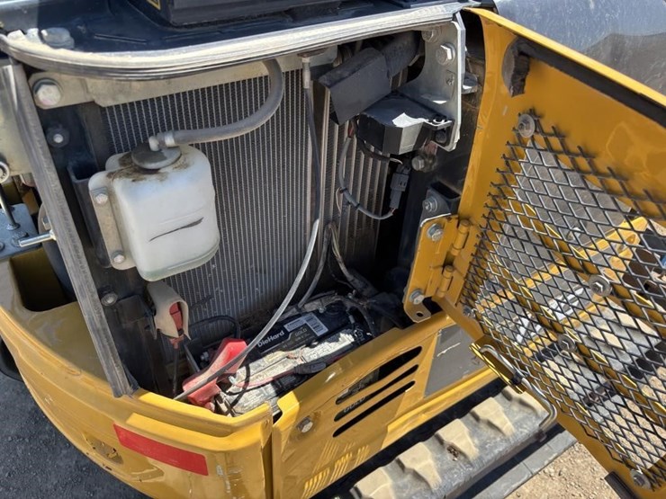 2020-deere-17g-image-34