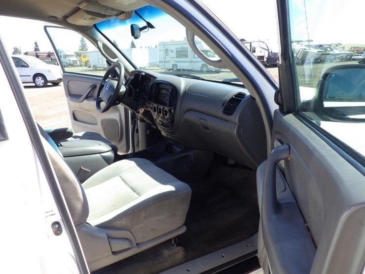 2004-toyota-tundra-image-6