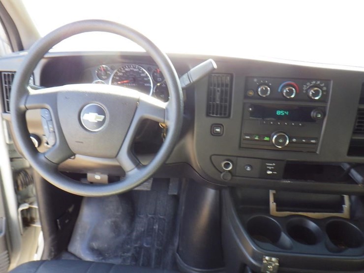 2013-chevrolet-express-3500-image-9