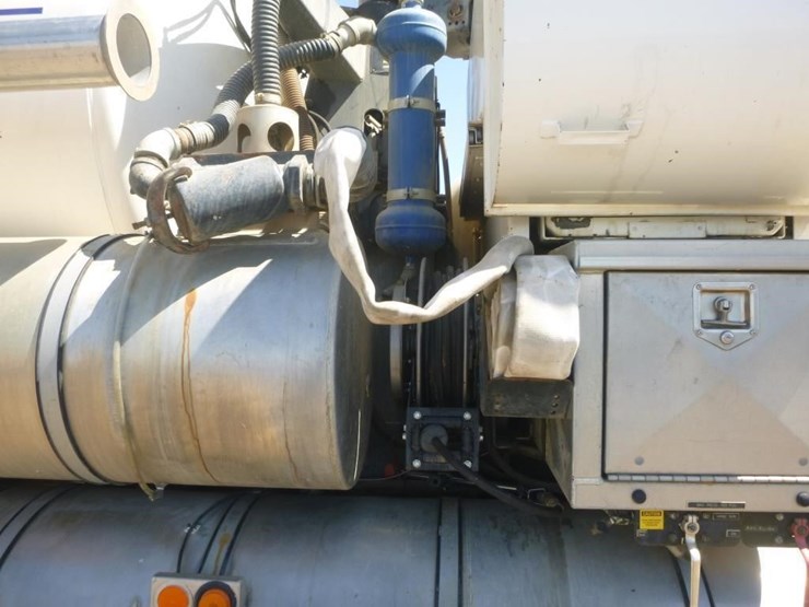 2000-vactor-2100-image-13