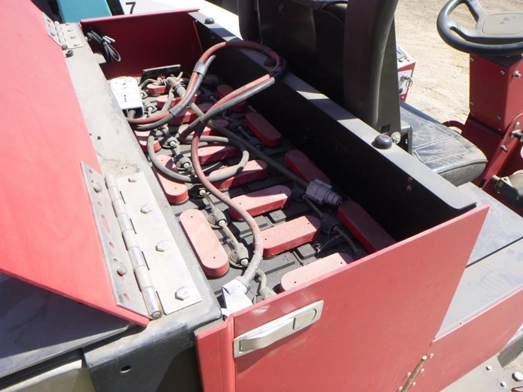 caterpillar-420-image-17