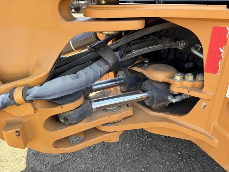 2015-case-super-n-loader-backhoe-image-22