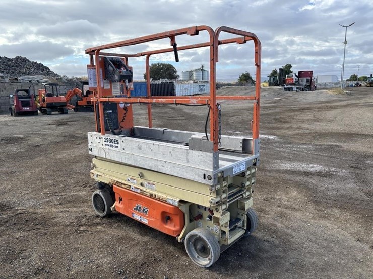2014-jlg-1930es-image-4