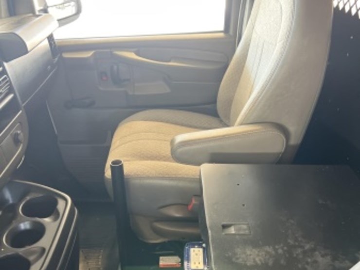 2012-chevrolet-express-1500-image-24