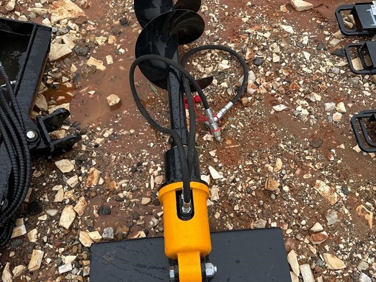future-mini-skid-steer-auger-attachment-image-1