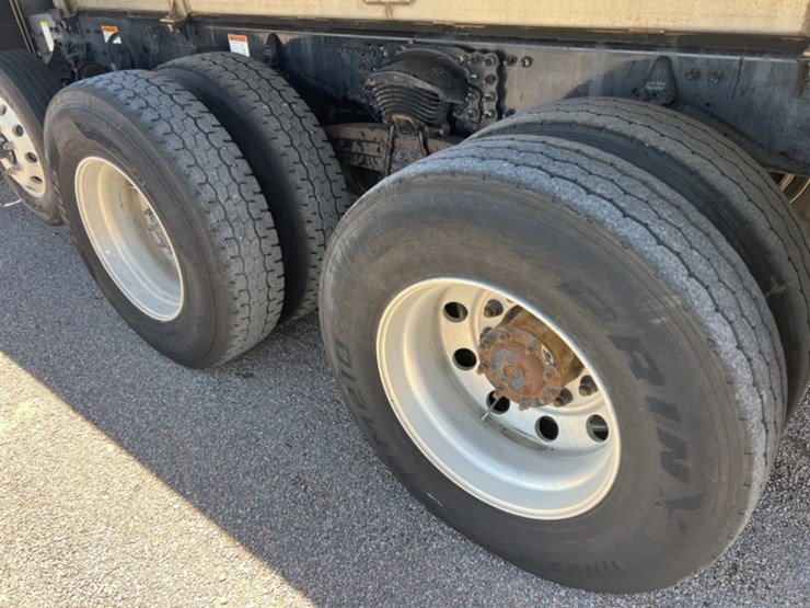 2012-freightliner-m2-image-9
