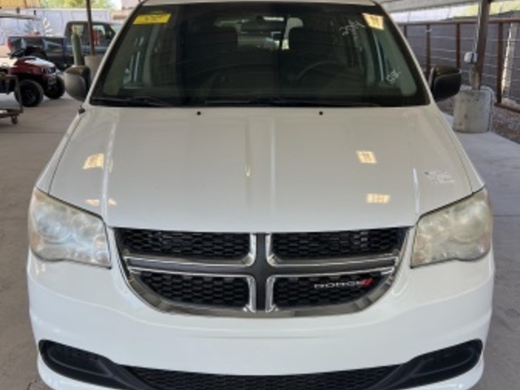 2014-dodge-grand-caravan-image-3
