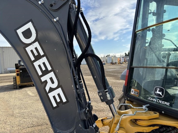 2020-deere-310l-ep-image-23
