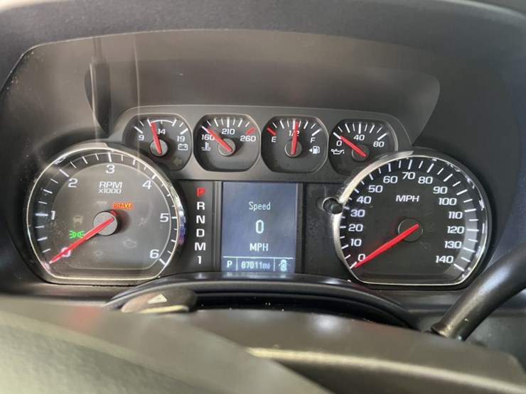 2015-chevrolet-silverado-3500hd-image-24