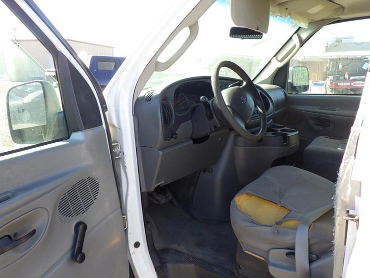 2006-ford-econoline-350-image-6