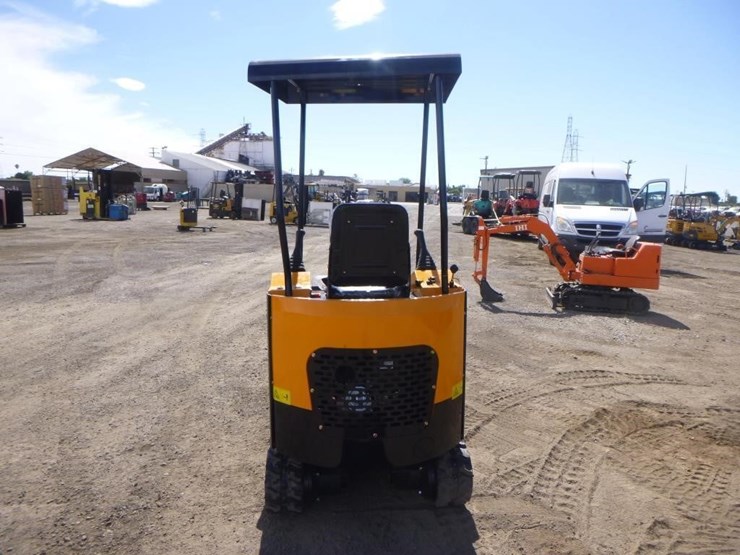 2025-vicsec-vc15j-hydraulic-excavator-image-8
