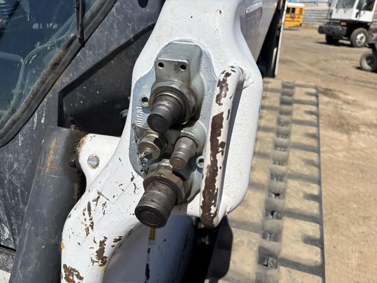 2021-bobcat-t76-image-13